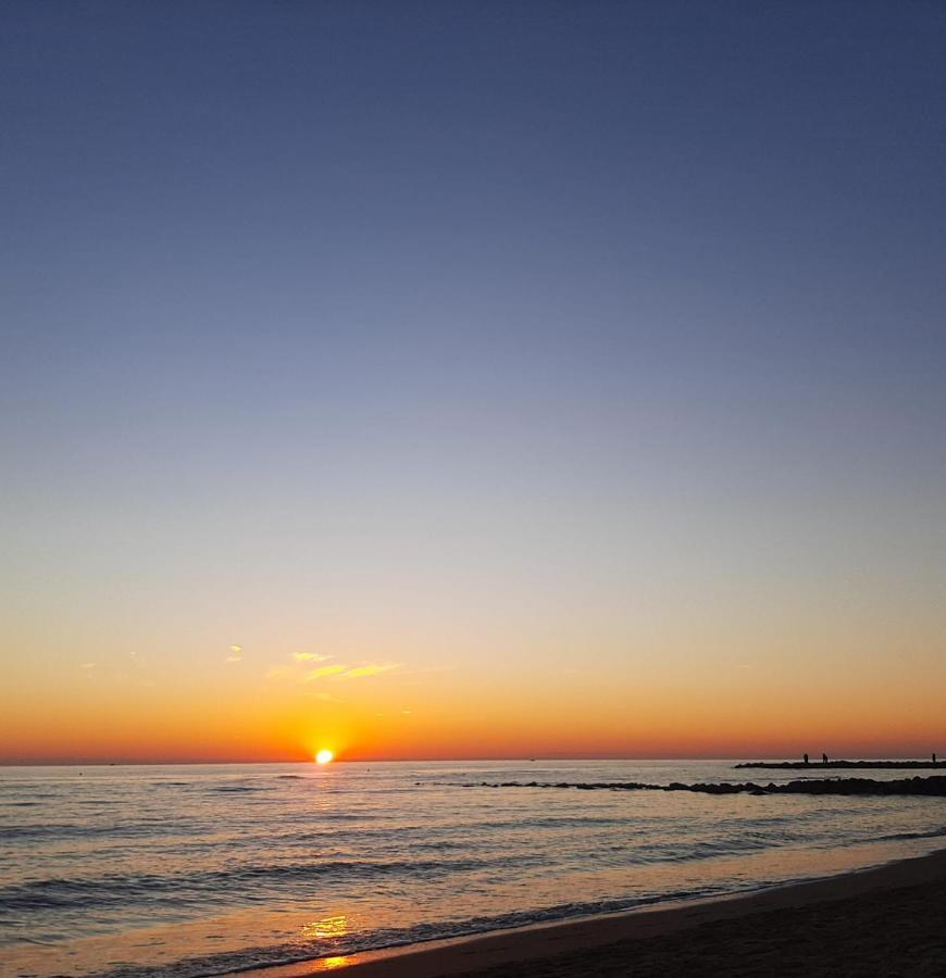 La Passeggiata Apartment Lido di Ostia Luaran gambar